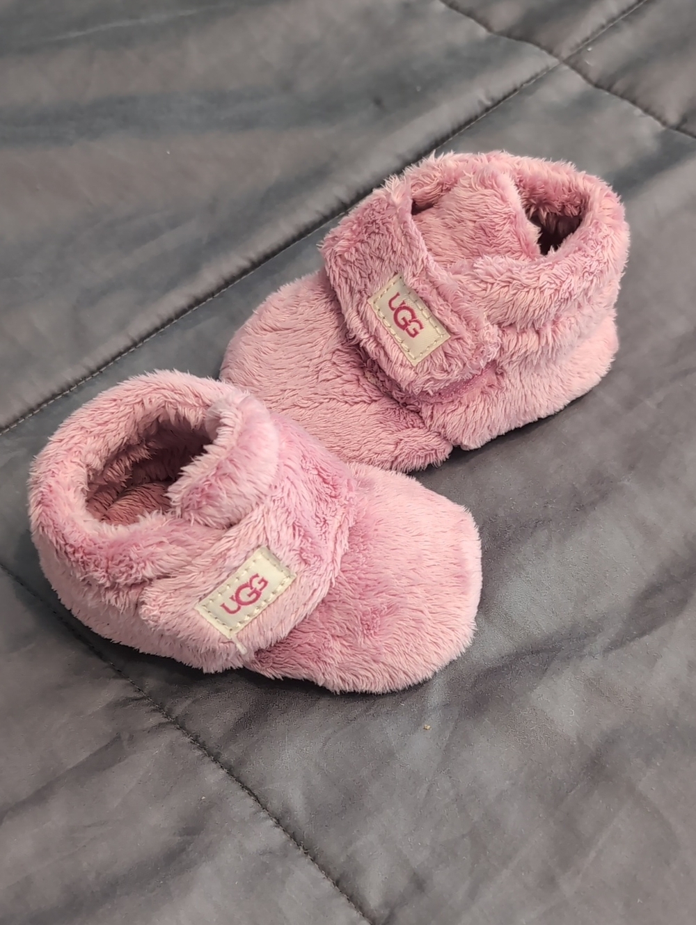UGG Baby Bixbee Pink Faux Fur Booties Infant Size US 2/3